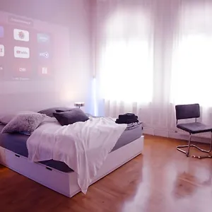  Apartment Huge With Cinema And Kitchen In Friedrichshain
